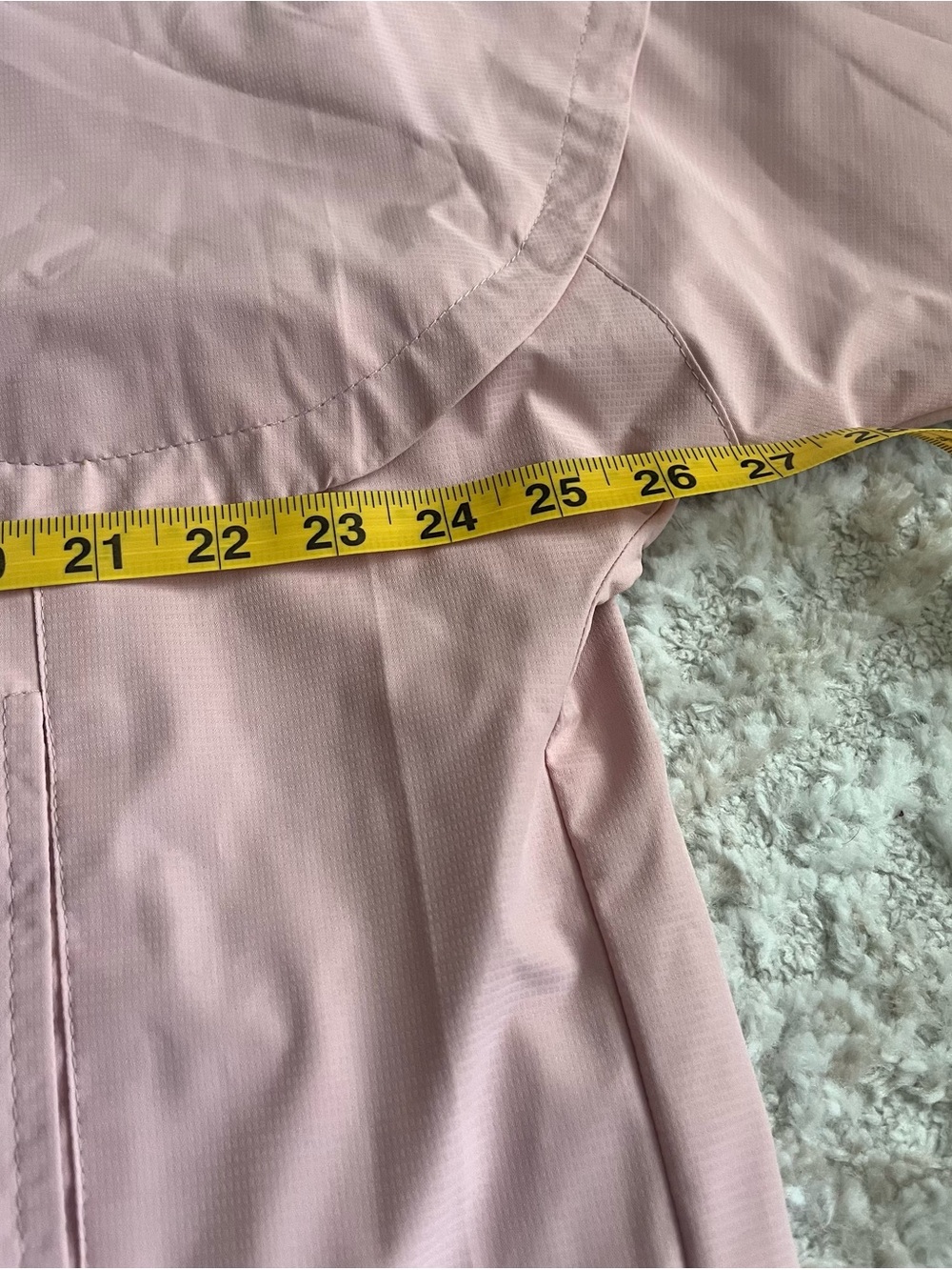 New Balance Hooded Wind and Rain Jacket in Dusty Pink - Picture 11 of 11